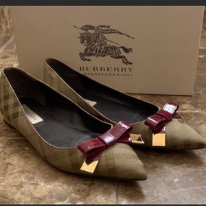 Like new BURBERRY shoes 9 39